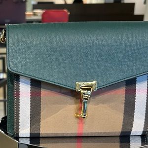 Burberry purse brand new
